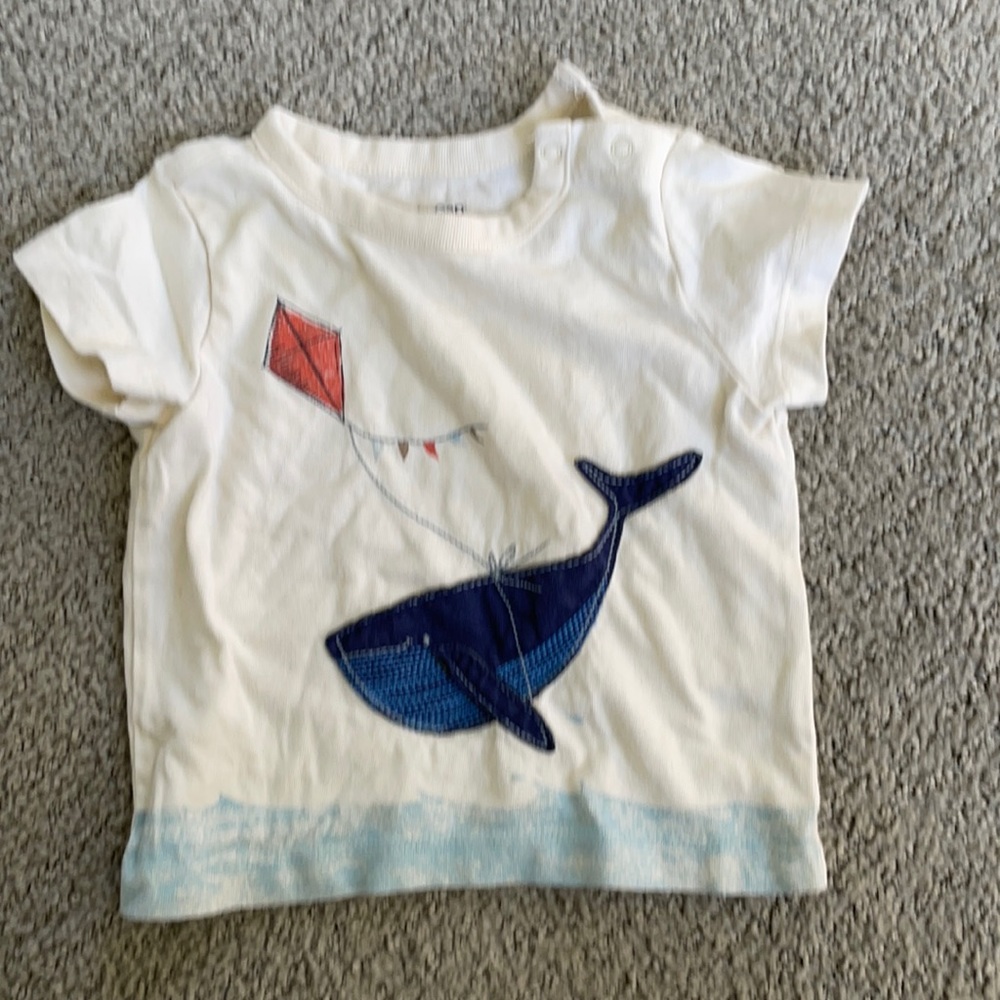 Baby gap 6-12 month whale shirt